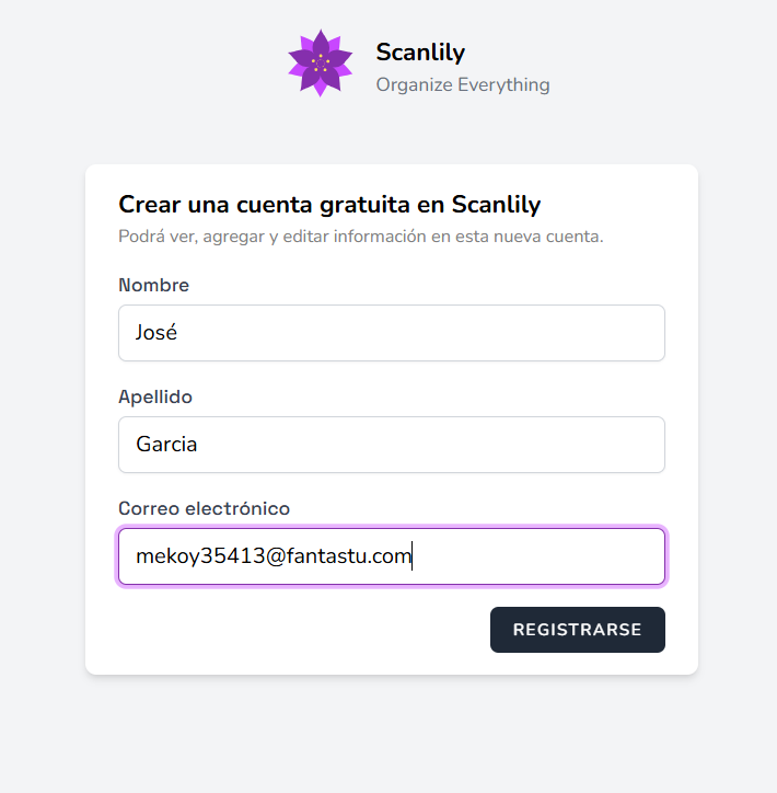 Formulario para crear una nueva cuenta de cliente con campos para nombre, apellido y correo electrónico.