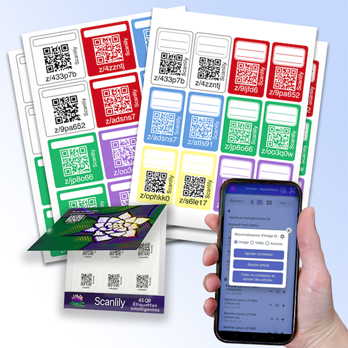 Pack d'assortiment d'étiquettes QR Scanlily et images d'une main tenant un appareil mobile avec l'application Scanlily en cours d'exécution